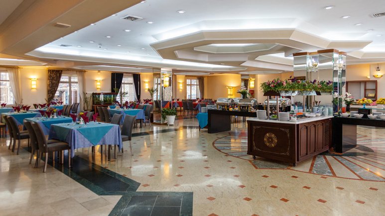 رستوران هتل قصرالضیافه مشهد
